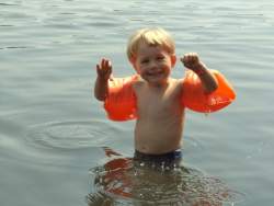 Már majdnem tudok úszni.