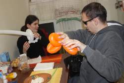 Noémi és Norbi a lufiszobrászok