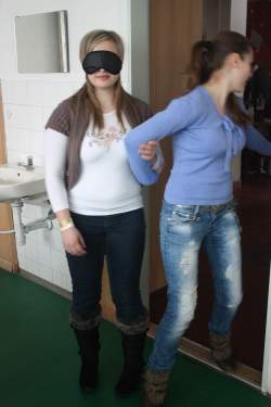 Diákok is kipróbálhatták a látóvezető technikát