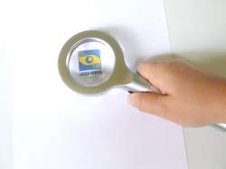 Nagyítóval könnyebb